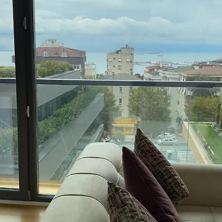 Ultra Lux Daire Apartment *